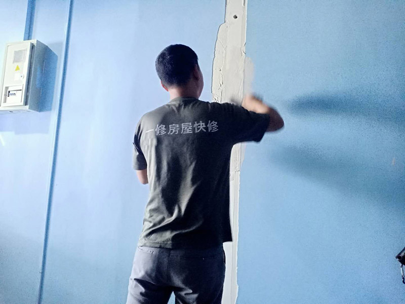 旧房墙面不经过打磨，把乳胶漆直接刷到旧墙上会怎么样